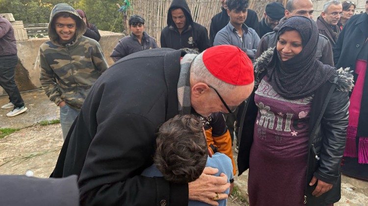 Czerny visita refugiados sírios no Líbano: Papa chora com vocês