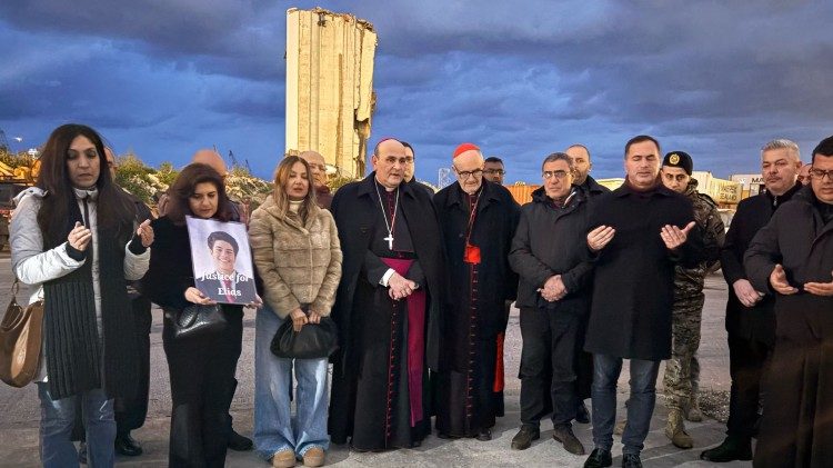 Czerny no Porto de Beirute: o abraço às famílias das vítimas da explosão