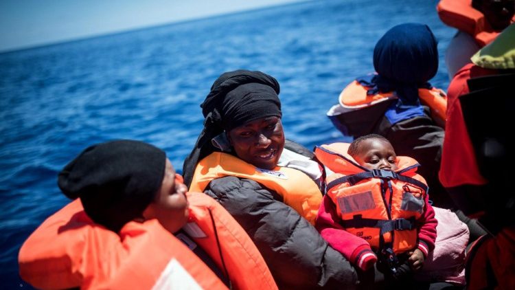 Migrantes: só uma reação cristã pode evitar o colapso da humanidade, afirma Pe. Ferrari