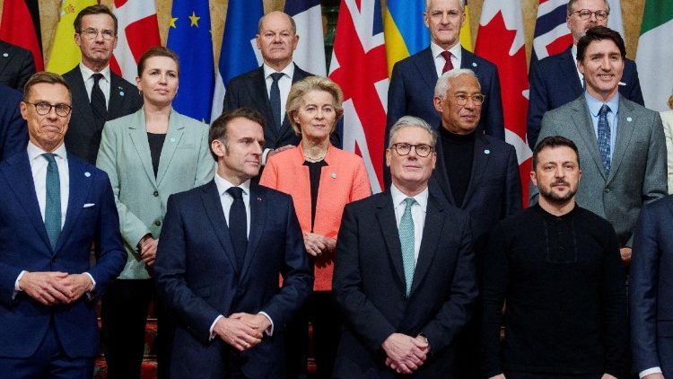 Líderes da UE e Zelensky em Bruxelas para elaborar plano de defesa europeu