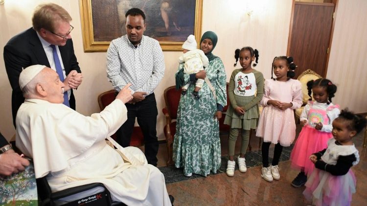 Com licença, obrigado, desculpa: palavras de esperança do Papa