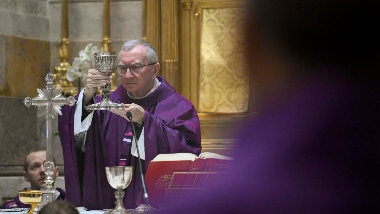 Cardeal Parolin: que o Papa possa se recuperar e voltar logo entre nós