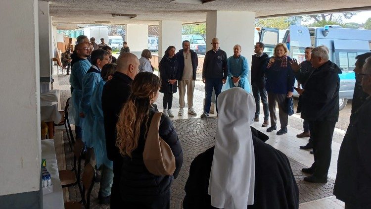 Esmolaria Apostólica: assistência à saúde para requerentes de asilo em Roma
