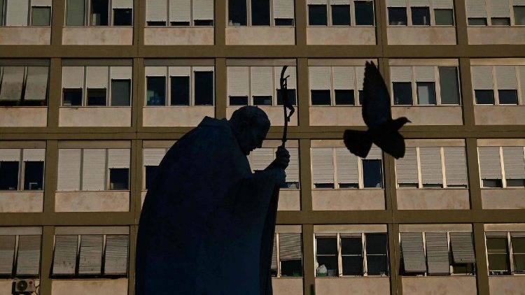 Papa no Gemelli: ventilação mecânica suspensa