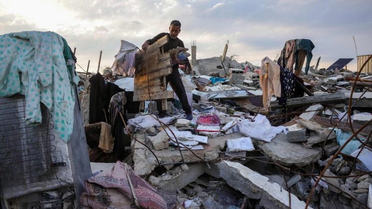 Situação humanitária na Faixa de Gaza está em colapso, com risco de epidemias