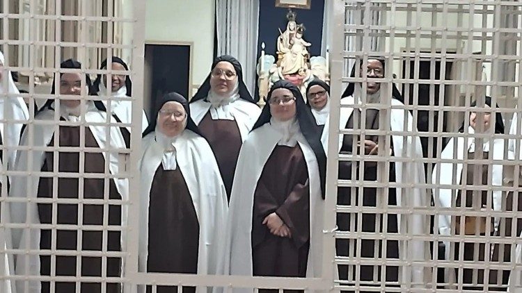 Irmãs de clausura intensificam orações pela recuperação do Papa