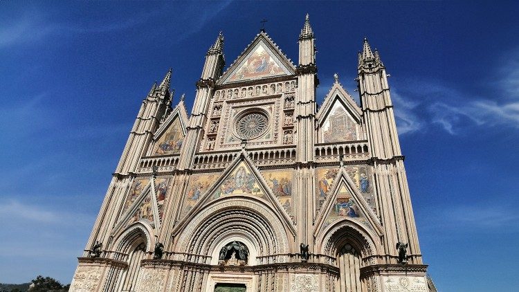 Quaresma: em Orvieto, a extraordinária exposição do Sagrado Corporal