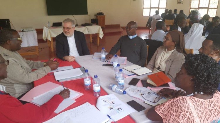 Missionários da sinodalidade em Ruanda