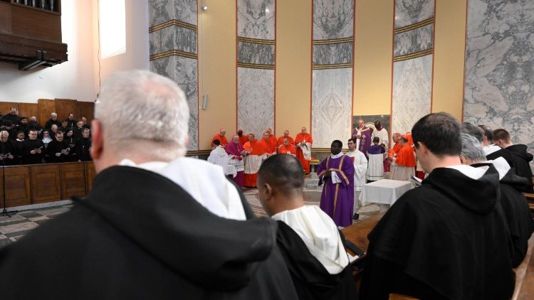 Papa: as cinzas recordam-nos a esperança a que somos chamados