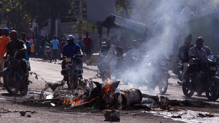 Haiti, Unicef: alarme na educação e gangues recrutam crianças