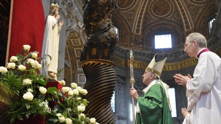 Dom Marini recorda palavras do Papa: com Nossa Senhora, não se fazem cálculos