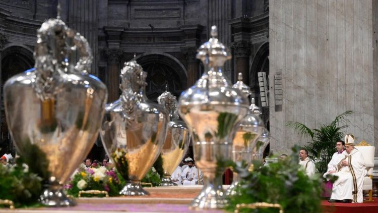 Quinta-feira Santa: Missa Crismal, dos Santos Óleos e da Unidade