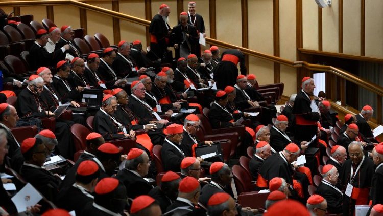 Geografia, idade, ordens religiosas: quem são os cardeais chamados a eleger o novo Papa