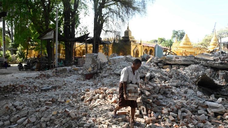 Mianmar, o Papa envia contribuição financeira para população atingida por sismo