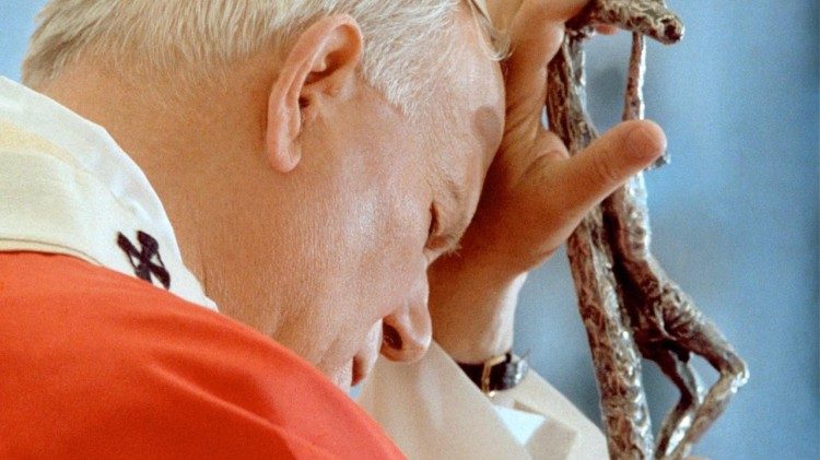 João Paulo II, apóstolo entre a terra e o céu para abrir as portas a Cristo