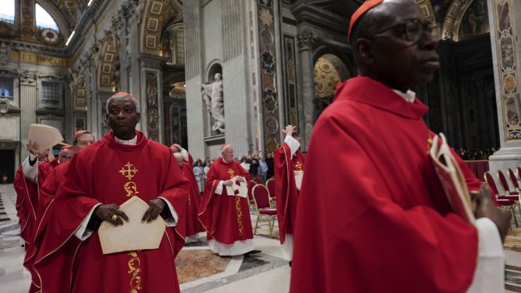 Transmissão direta das Missas Novendiais pelo Papa Francisco