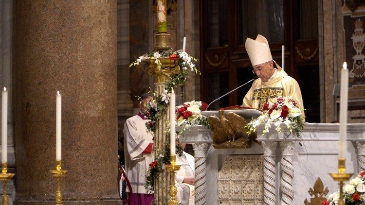 Reina: nosso bispo nos foi dado como sinal luminoso do Evangelho