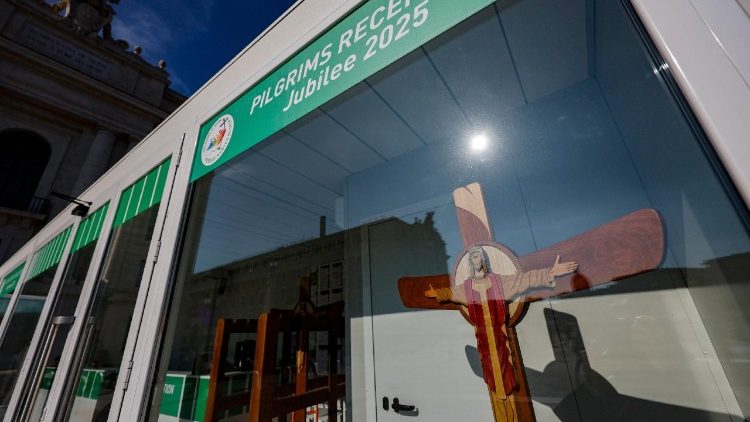 Francisco: diante das dificuldades do mundo, perseveremos na oração