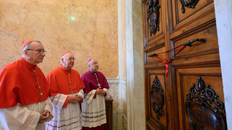 Papa Francisco: rito de constatação da morte e deposição do corpo no caixão