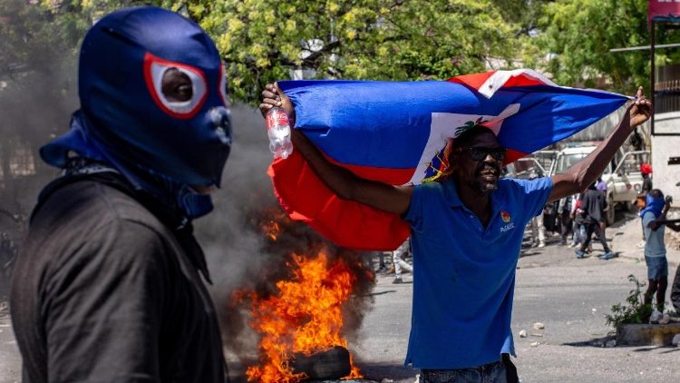 Haiti, ofensiva de gangues. Duas freiras assassinadas em Mirabalais