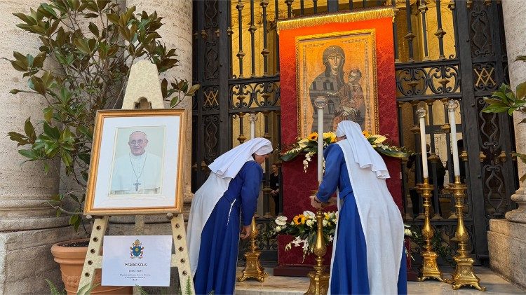 Ryłko na oração do terço pelo Papa em Santa Maria Maior: enxuguemos nossas lágrimas