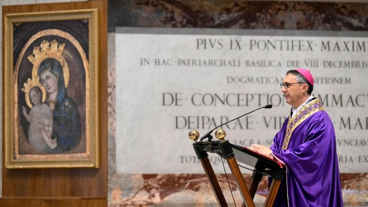 Nappa a funcionários do Vaticano: sejam humanos portadores de alegria