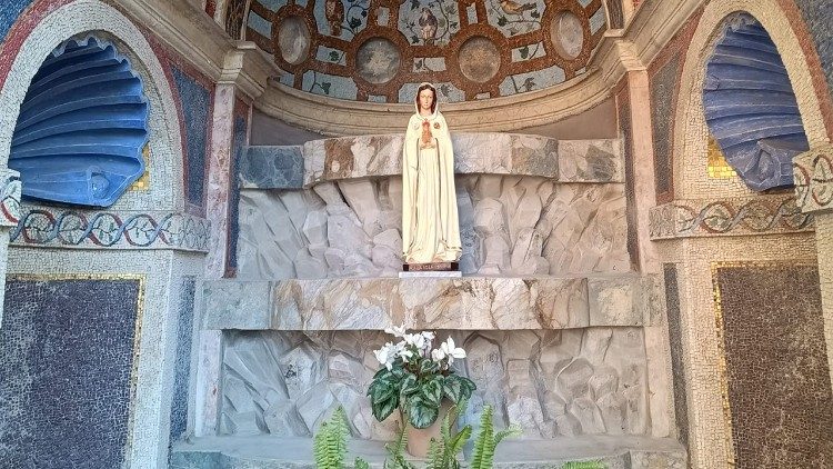 Imagem de Maria Rosa Mística é abençoada no Vaticano