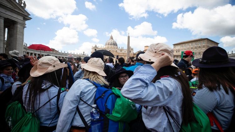 Muitos adolescentes em Roma para o Jubileu e para dar adeus