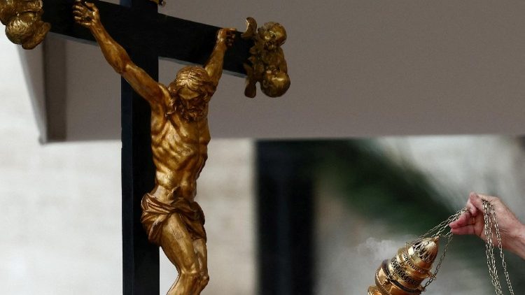 Missas e intenções: Papa aprova novo decreto para maior transparência