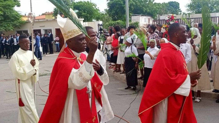 Semana Santa em Angola