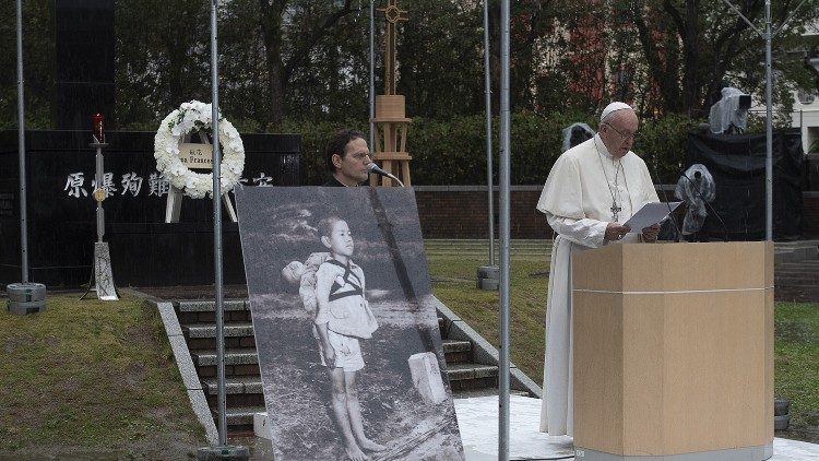O Papa Francisco e a guerra, o seu não ao rearmamento até ao fim