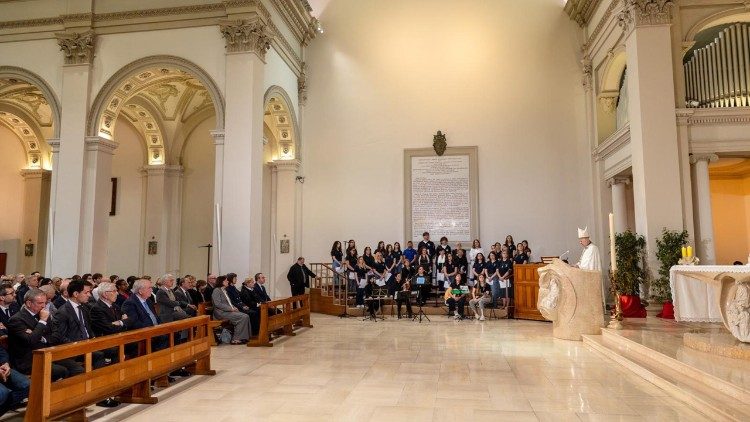 Giuliodori: a Igreja precisa de um Papa que ame o Senhor, a serviço de seu povo