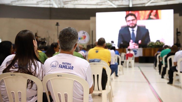 Vaticano presente no 15º Simpósio das Famílias em Aparecida que reuniu 5 mil pessoas Vaticano presente no 15º Simpósio das Famílias em Aparecida que reuniu 5 mil pessoas