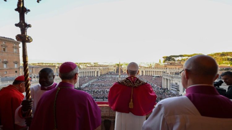 As primeiras palavras do Papa Leão XIV a Roma e ao mundo As primeiras palavras do Papa Leão XIV a Roma e ao mundo
