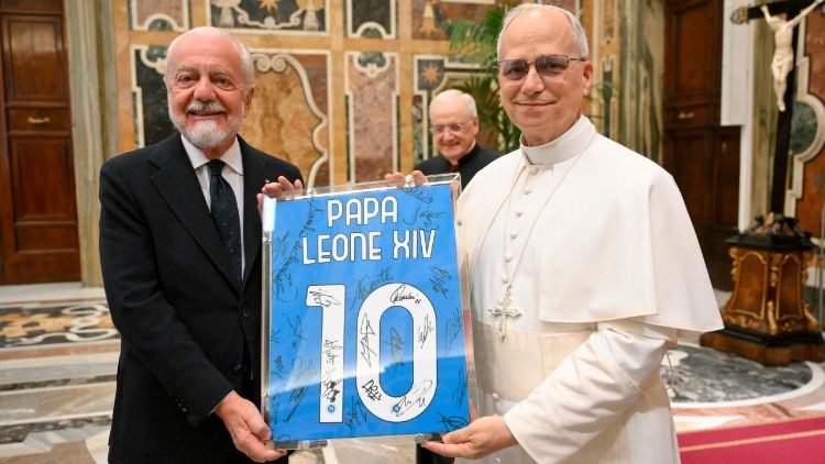 O Papa aos jogadores do Nápoles: a vitória é fruto do trabalho em equipe O Papa aos jogadores do Nápoles: a vitória é fruto do trabalho em equipe