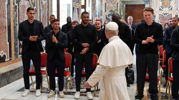 Juan Jesus, brasileiro que venceu campeonato italiano com o Napoli, conhece Leão XIV Juan Jesus, brasileiro que venceu campeonato italiano com o Napoli, conhece Leão XIV
