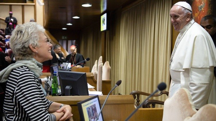 As nomeações femininas de Francisco são destaque no jornal do Vaticano de maio