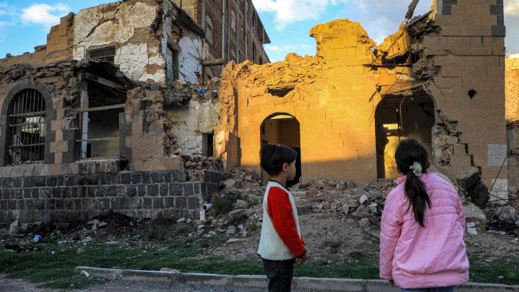 Iêmen, alerta da ONU: mais de 2 milhões de crianças desnutridas Iêmen, alerta da ONU: mais de 2 milhões de crianças desnutridas