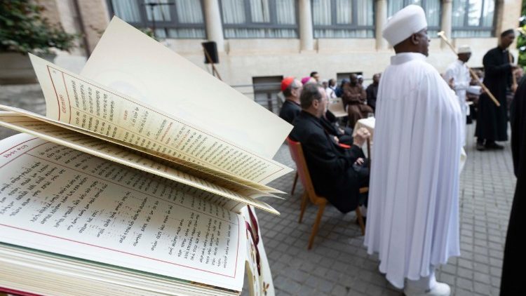 Novo Missal em língua ge’ez, um serviço à unidade entre os católicos etíopes e eritreus Novo Missal em língua ge’ez, um serviço à unidade entre os católicos etíopes e eritreus