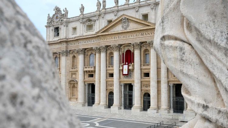 Leão XIV remove os selos e reabre o apartamento papal do Palácio Apostólico Leão XIV remove os selos e reabre o apartamento papal do Palácio Apostólico