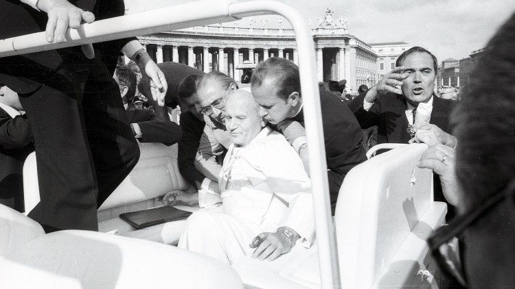 João Paulo II: missa na Basílica de São Pedro em memória ao atentado João Paulo II: missa na Basílica de São Pedro em memória ao atentado