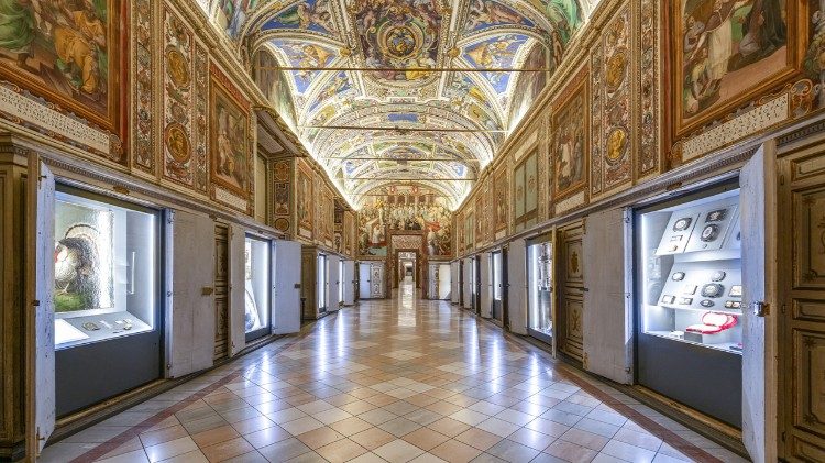 Os Museus Vaticanos expõem a coleção de micro mosaicos Os Museus Vaticanos expõem a coleção de micro mosaicos
