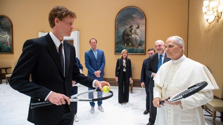 Leão XIV encontra o campeão de tênis Sinner Leão XIV encontra o campeão de tênis Sinner
