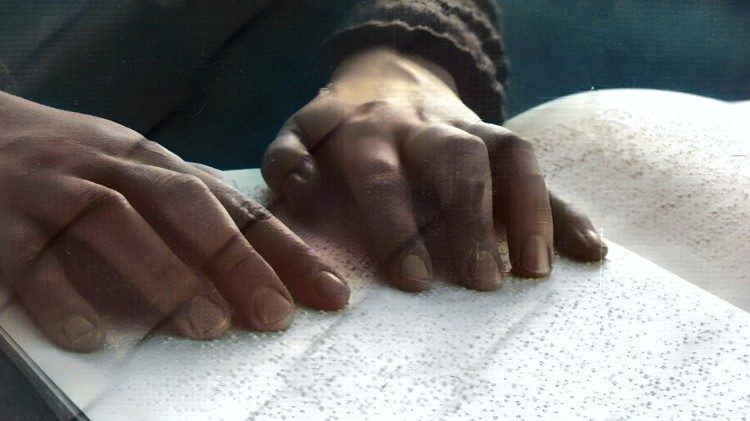Polônia: religiosas ajudam os cegos em Laski há mais de 100 anos Polônia: religiosas ajudam os cegos em Laski há mais de 100 anos