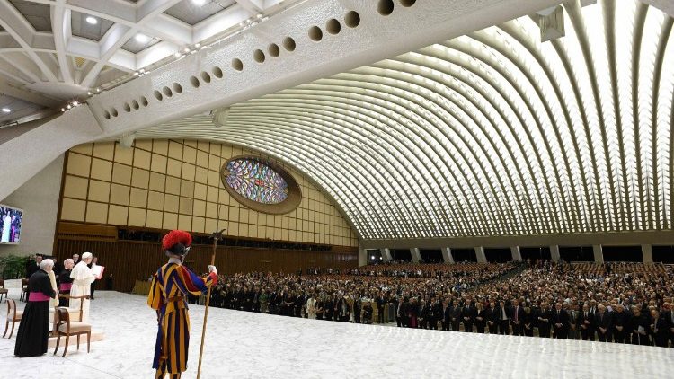 Papa Leão XIV agradece aos jornalistas pelo “serviço à verdade” Papa Leão XIV agradece aos jornalistas pelo “serviço à verdade”