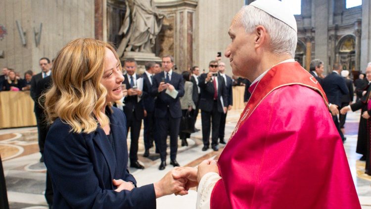 Ucrânia: Meloni agradece ao Papa pela disponibilidade em sediar negociações de paz Ucrânia: Meloni agradece ao Papa pela disponibilidade em sediar negociações de paz