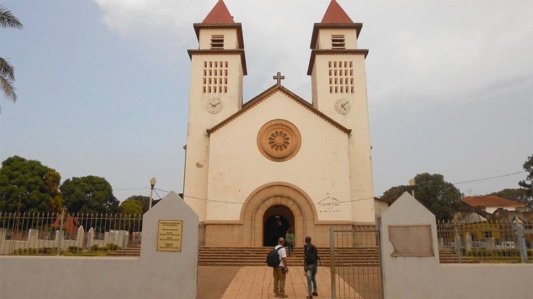 Guiné-Bissau. Fiéis aguardam um Papa comprometido com marginalizados Guiné-Bissau. Fiéis aguardam um Papa comprometido com marginalizados