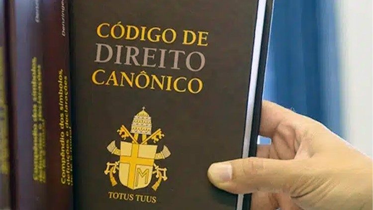 20 anos dos Institutos de Direito Canônico de Londrina e da Universidade Católica Portuguesa 20 anos dos Institutos de Direito Canônico de Londrina e da Universidade Católica Portuguesa