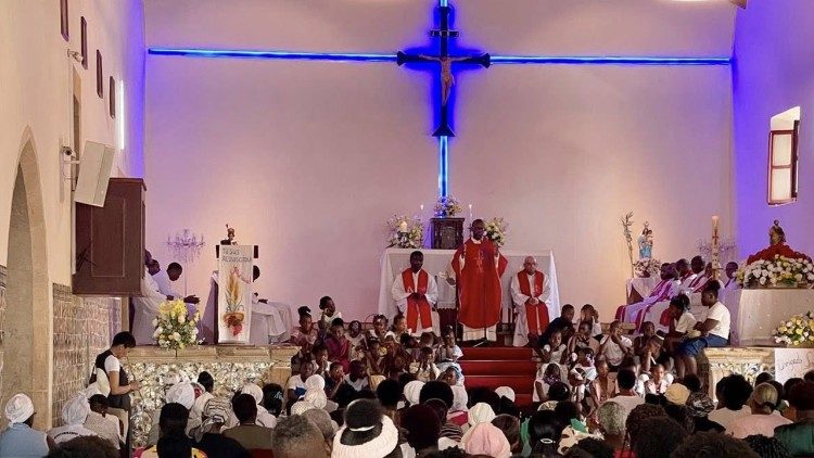 Ruínas da Sé Catedral, na Cidade Velha receberam a festa de Santiago Menor, padroeiro da Diocese do mesmo nome. Ruínas da Sé Catedral, na Cidade Velha receberam a festa de Santiago Menor, padroeiro da Diocese do mesmo nome.