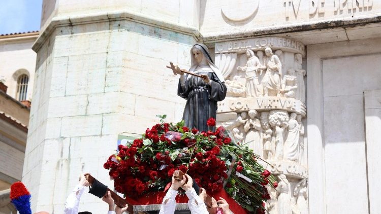 Santa Rita de Roccaporena a Cássia: cantinho pequeno do mundo, mas de grandes coisas Santa Rita de Roccaporena a Cássia: cantinho pequeno do mundo, mas de grandes coisas